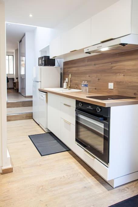 L'Escapade-Hypercentre-Parking Prive-Refait A Neuf Apartment Chateauroux Exterior photo